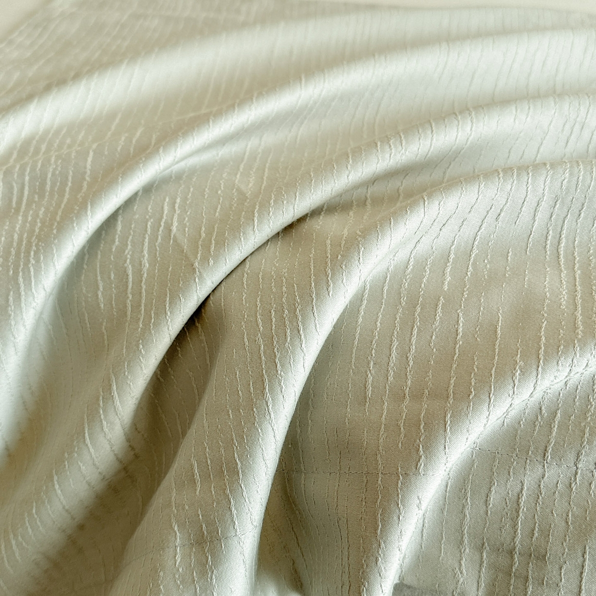 91家纺网 家纺一手货源 找家纺 泽西家纺+V17798841158发大图 2026新品60长绒棉提花立体浮雕全棉纯棉四件套-云涧奢影系列 余弦-奢绿