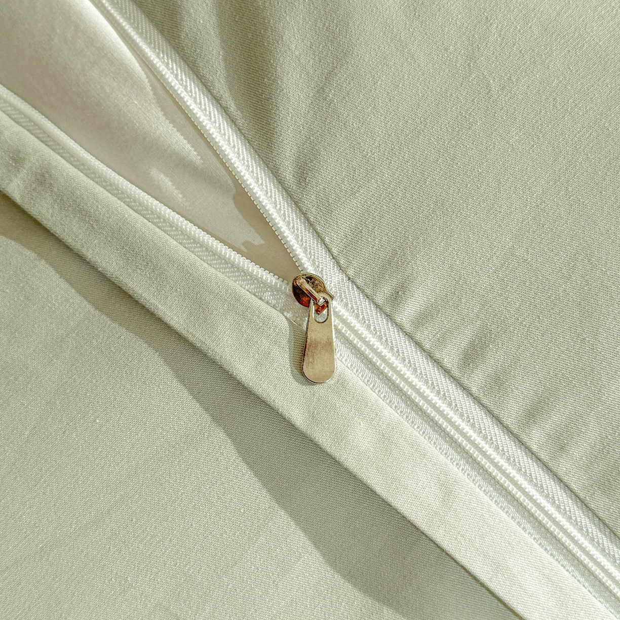 91家纺网 家纺一手货源 找家纺 泽西家纺+V17798841158发大图 2026新品60长绒棉提花立体浮雕全棉纯棉四件套-云涧奢影系列 清风颂雅-浅绿