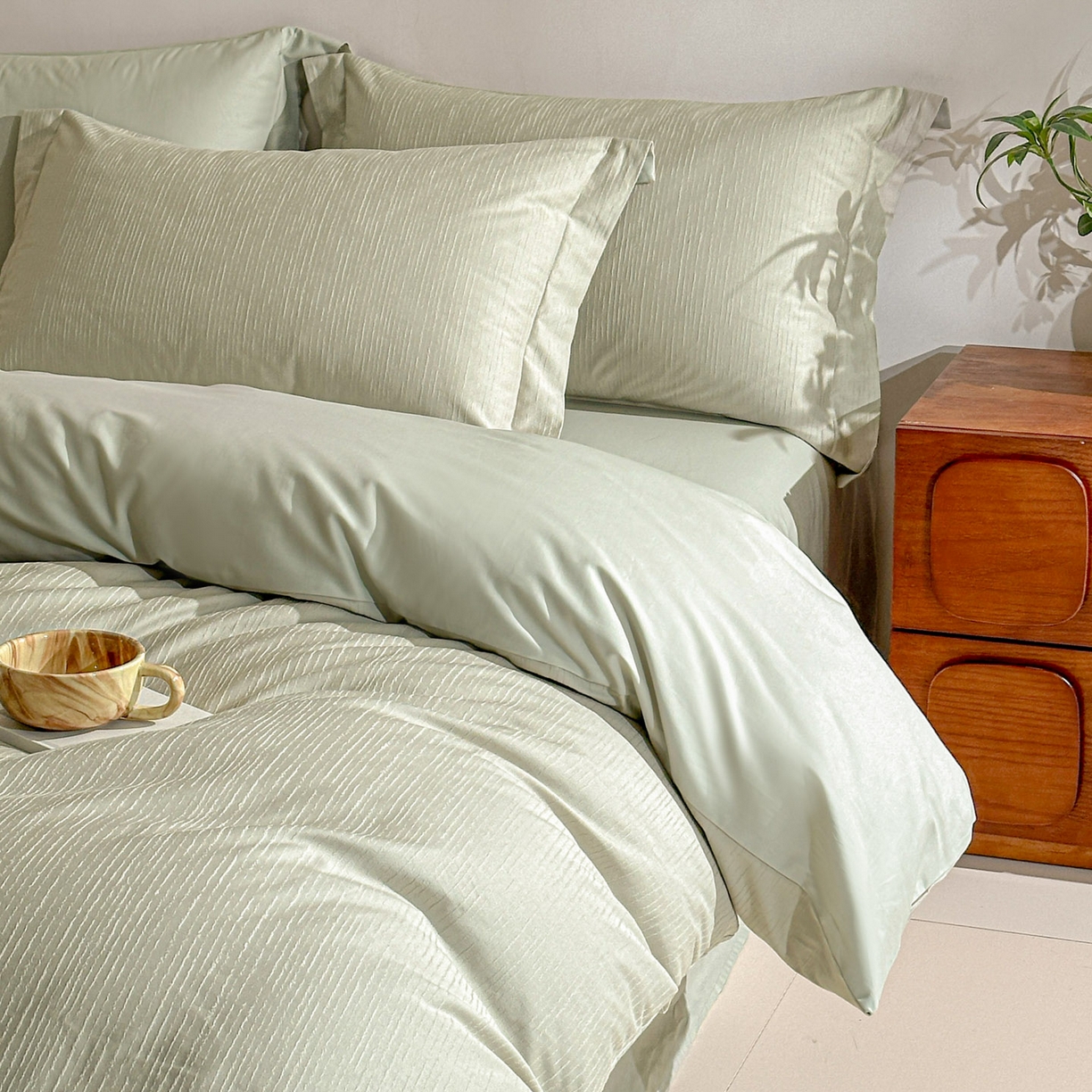 91家纺网 家纺一手货源 找家纺 泽西家纺+V17798841158发大图 2026新品60长绒棉提花立体浮雕全棉纯棉四件套-云涧奢影系列 余弦-奢绿