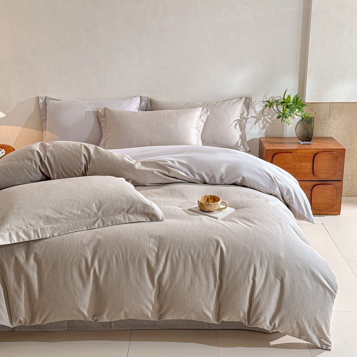 91家纺网 家纺一手货源 找家纺 泽西家纺+V17798841158发大图 2026新品60长绒棉提花立体浮雕全棉纯棉四件套-云涧奢影系列 余弦-奢灰