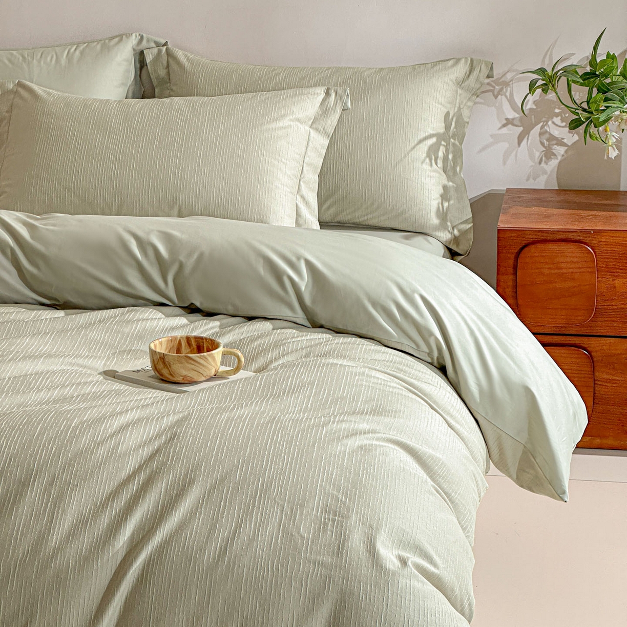 91家纺网 家纺一手货源 找家纺 泽西家纺+V17798841158发大图 2026新品60长绒棉提花立体浮雕全棉纯棉四件套-云涧奢影系列 余弦-奢绿