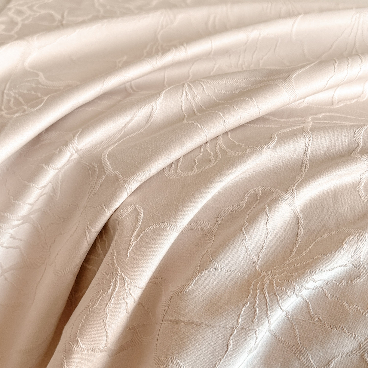 91家纺网 家纺一手货源 找家纺 泽西家纺+V17798841158发大图 2026新品60长绒棉提花立体浮雕全棉纯棉四件套-云涧奢影系列 山涧雾-卡其粉