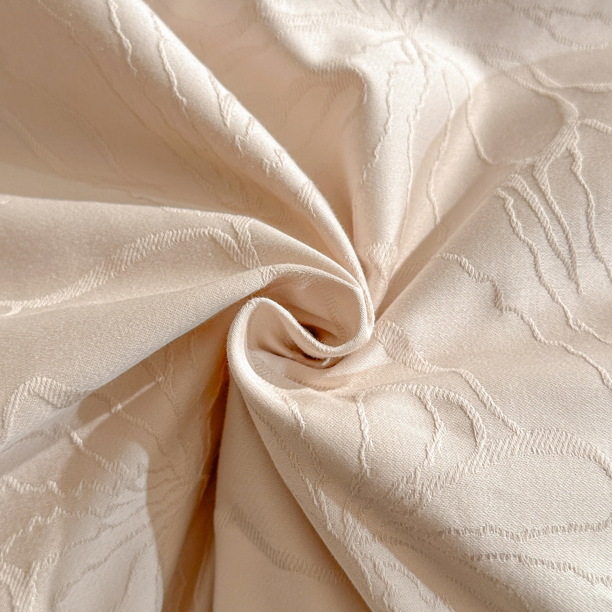 91家纺网 家纺一手货源 找家纺 泽西家纺+V17798841158发大图 2026新品60长绒棉提花立体浮雕全棉纯棉四件套-云涧奢影系列 山涧雾-卡其粉