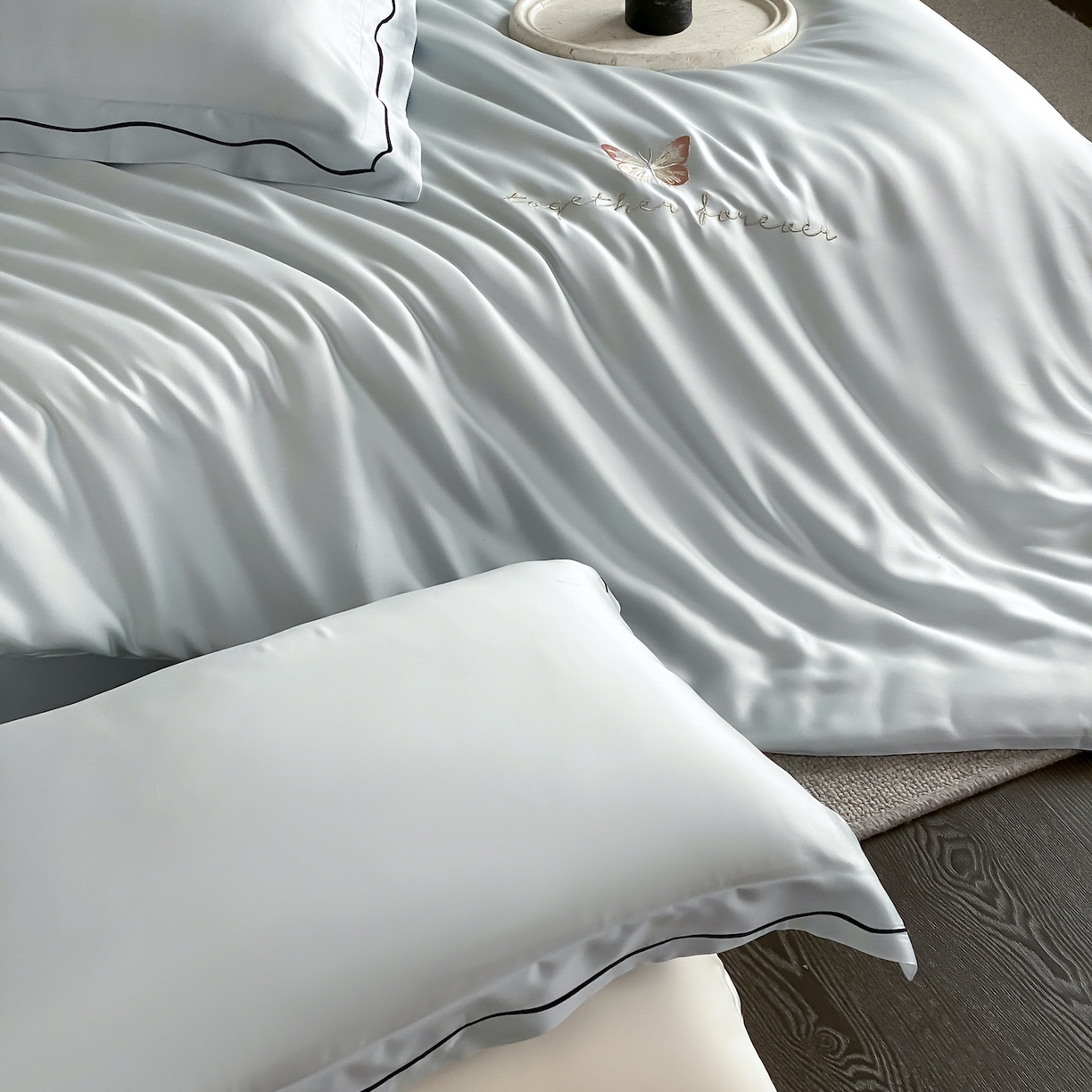 91家纺网 家纺一手货源 找家纺 FORTWO家纺原创设计（FOR TWO家纺） 2026新款兰精天丝绣被套单被套被套单件 秘境-蓝