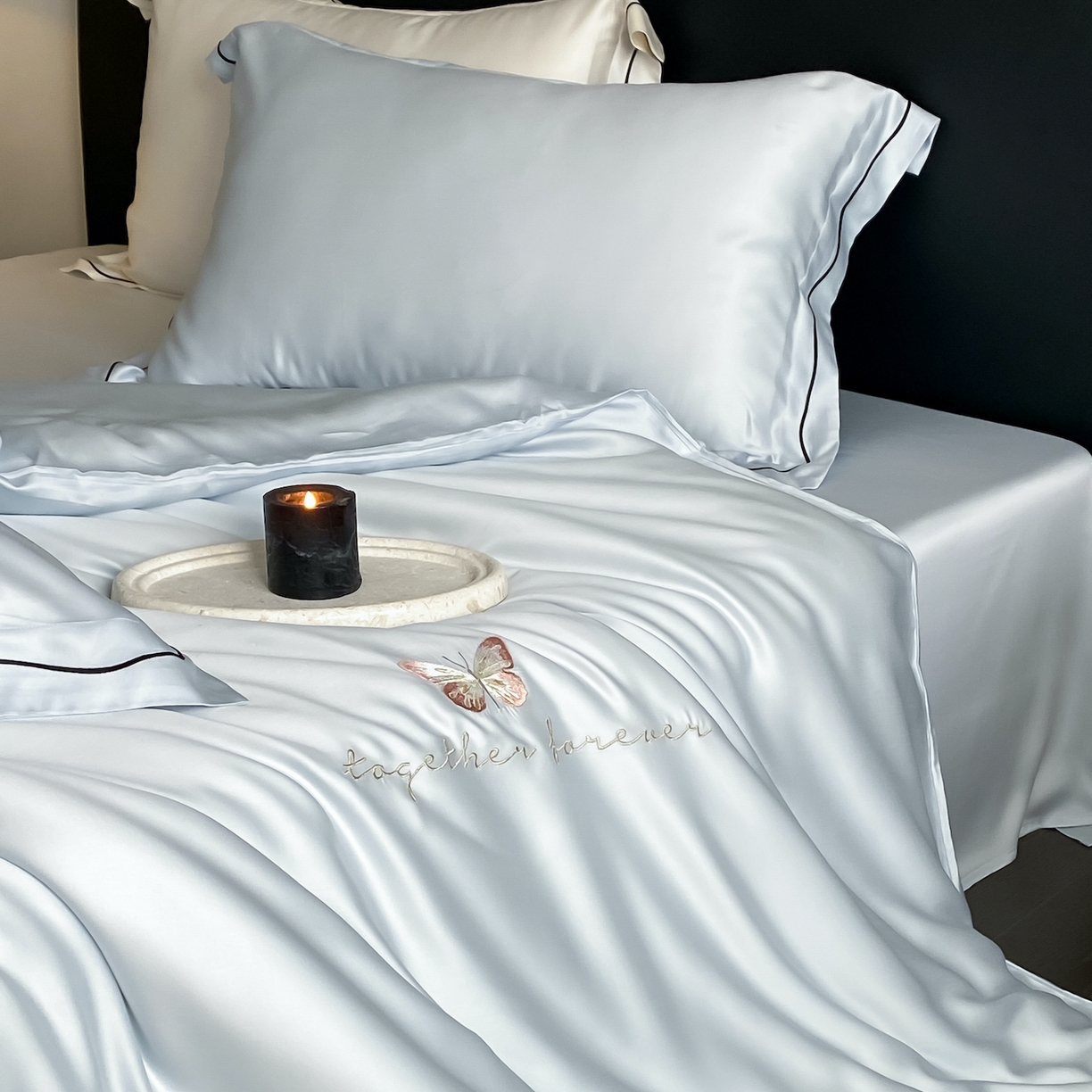 91家纺网 家纺一手货源 找家纺 FORTWO家纺原创设计（FOR TWO家纺） 2026新款兰精天丝绣被套单被套被套单件 秘境-蓝