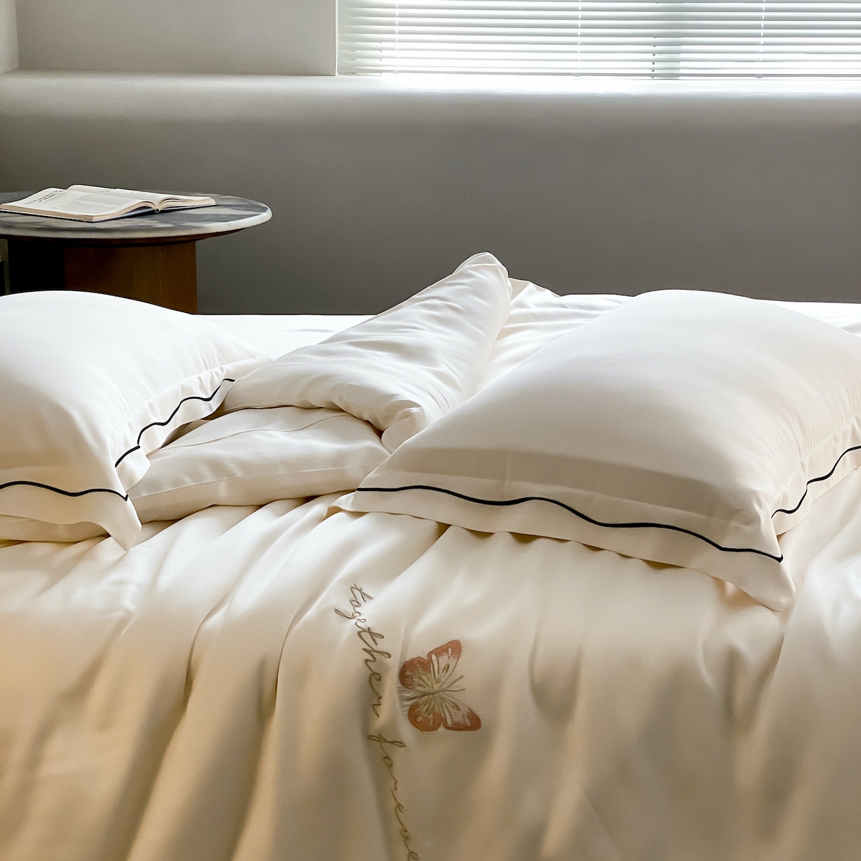 91家纺网 家纺一手货源 找家纺 FORTWO家纺原创设计（FOR TWO家纺） 2026新款兰精天丝绣被套单被套被套单件 秘境-奶白