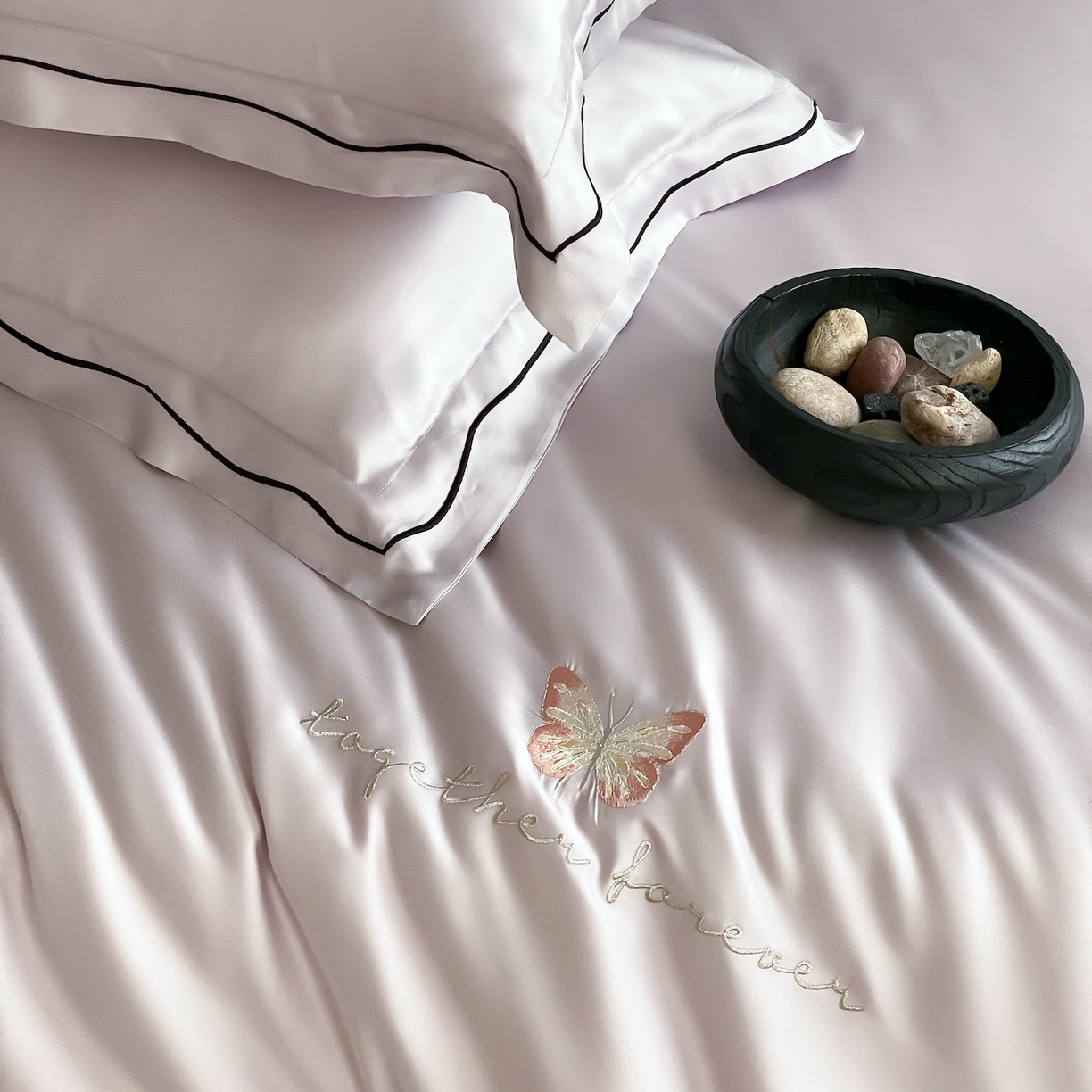 91家纺网 家纺一手货源 找家纺 FORTWO家纺原创设计（FOR TWO家纺） 2026新款兰精天丝绣被套单被套被套单件 秘境-紫