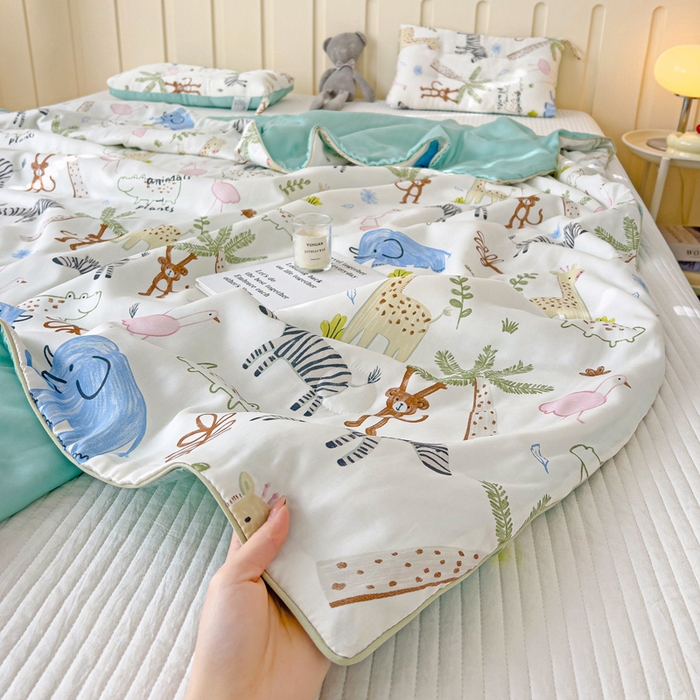 91家纺网 家纺一手货源 找家纺 十九色 2026新款50莱赛尔卡通印花儿童夏被同款枕头枕芯 大草原