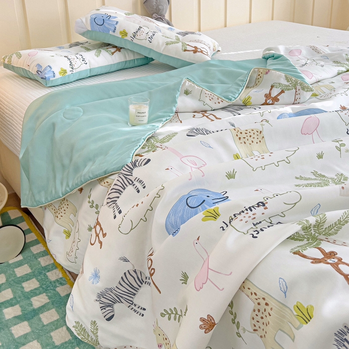 91家纺网 家纺一手货源 找家纺 十九色 2026新款50莱赛尔卡通印花儿童夏被同款枕头枕芯 大草原