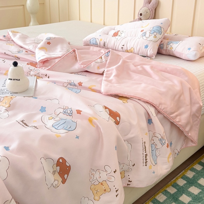 91家纺网 家纺一手货源 找家纺 十九色 2026新款50莱赛尔卡通印花儿童夏被同款枕头枕芯 瞌睡兔