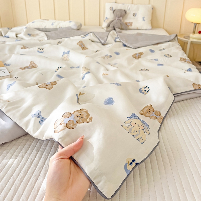 91家纺网 家纺一手货源 找家纺 十九色 2026新款50莱赛尔卡通印花儿童夏被同款枕头枕芯 蓝莓蛋糕