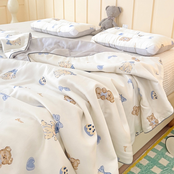 91家纺网 家纺一手货源 找家纺 十九色 2026新款50莱赛尔卡通印花儿童夏被同款枕头枕芯 蓝莓蛋糕