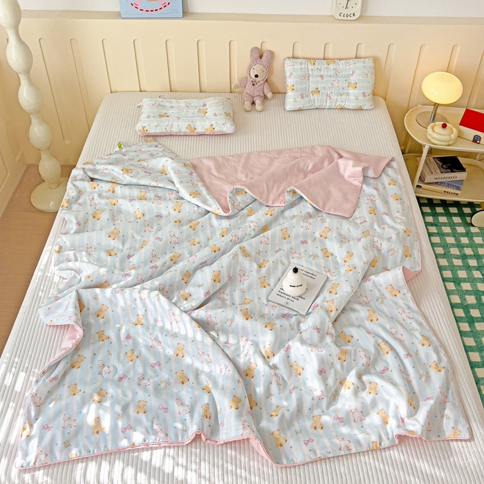 91家纺网 家纺一手货源 找家纺 十九色 2026新款50莱赛尔卡通印花儿童夏被同款枕头枕芯 领结熊