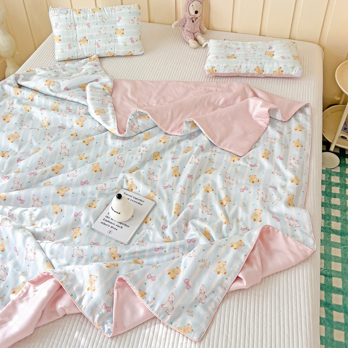 91家纺网 家纺一手货源 找家纺 十九色 2026新款50莱赛尔卡通印花儿童夏被同款枕头枕芯 领结熊