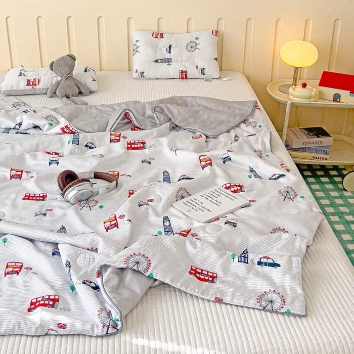 91家纺网 家纺一手货源 找家纺 十九色 2026新款50莱赛尔卡通印花儿童夏被同款枕头枕芯 伦敦巴士