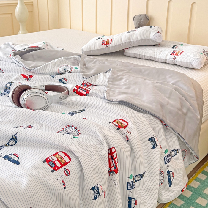 91家纺网 家纺一手货源 找家纺 十九色 2026新款50莱赛尔卡通印花儿童夏被同款枕头枕芯 伦敦巴士