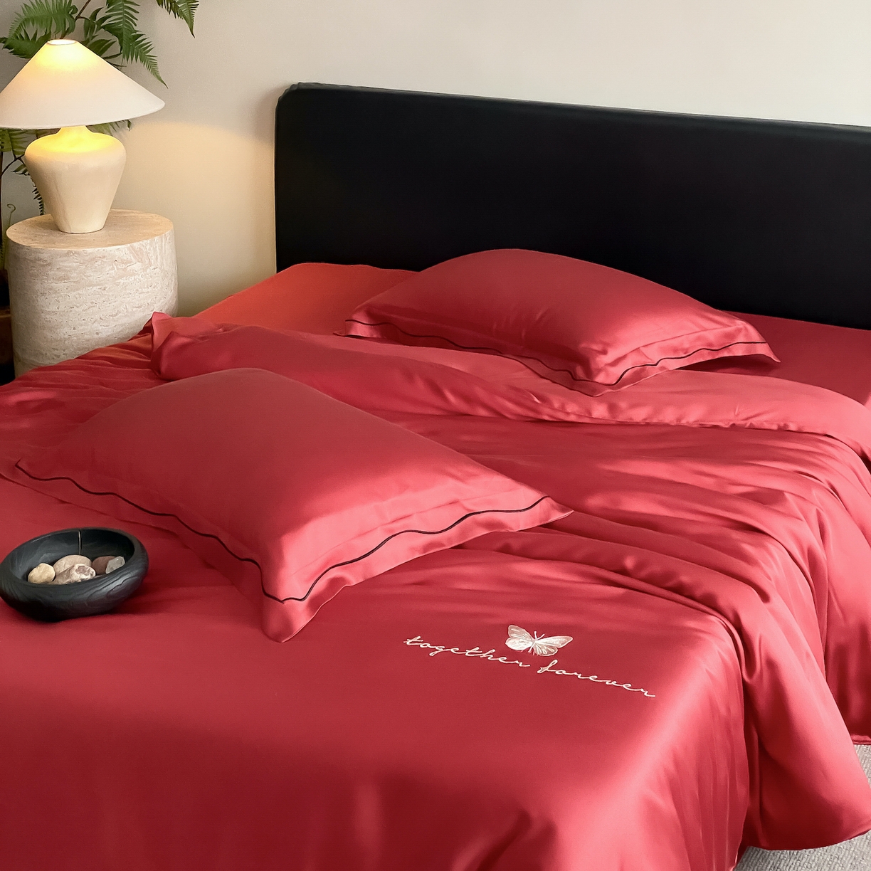 91家纺网 家纺一手货源 找家纺 FORTWO家纺原创设计（FOR TWO家纺） 2026新款兰精天丝绣枕套单枕套枕套单件 秘境-红