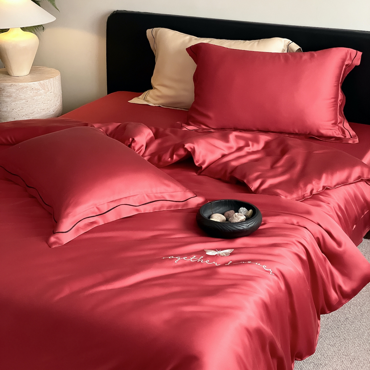 91家纺网 家纺一手货源 找家纺 FORTWO家纺原创设计（FOR TWO家纺） 2026新款兰精天丝绣枕套单枕套枕套单件 秘境-红