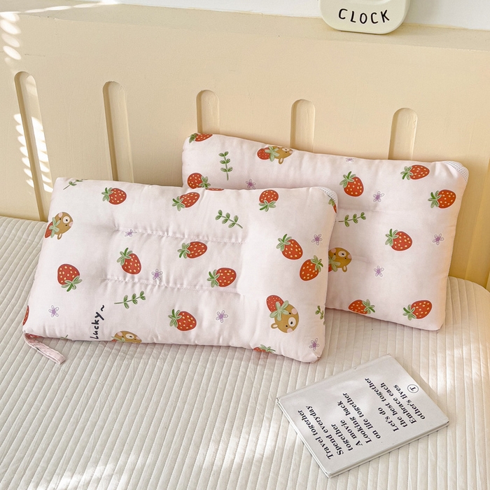 91家纺网 家纺一手货源 找家纺 十九色 2026新款50莱赛尔卡通印花儿童夏被同款枕头枕芯 甜心草莓
