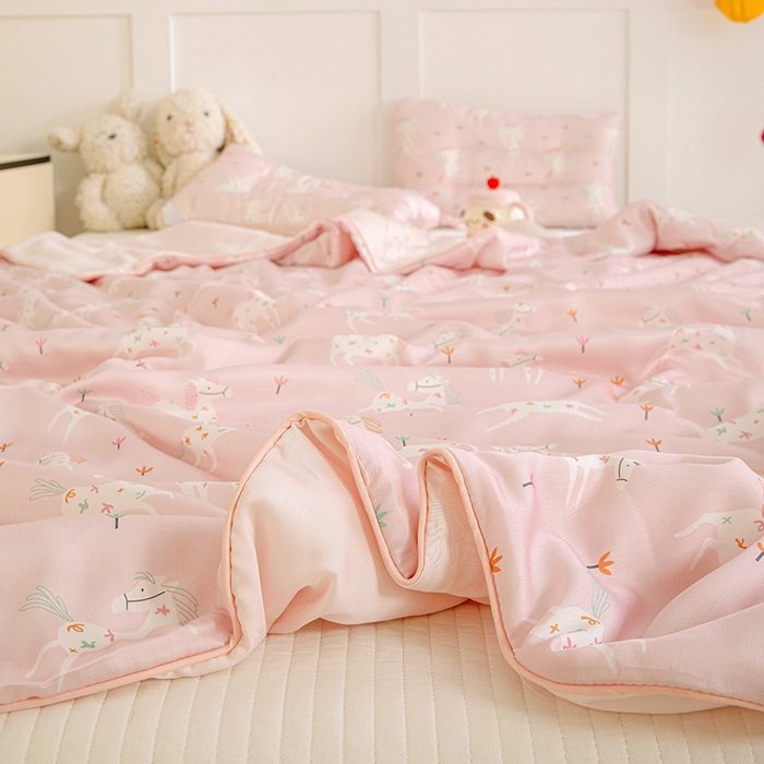 91家纺网 家纺一手货源 找家纺 十九色 2026新款50莱赛尔卡通印花儿童夏被同款枕头枕芯 星花小马