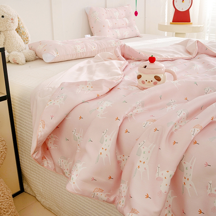 91家纺网 家纺一手货源 找家纺 十九色 2026新款50莱赛尔卡通印花儿童夏被同款枕头枕芯 星花小马