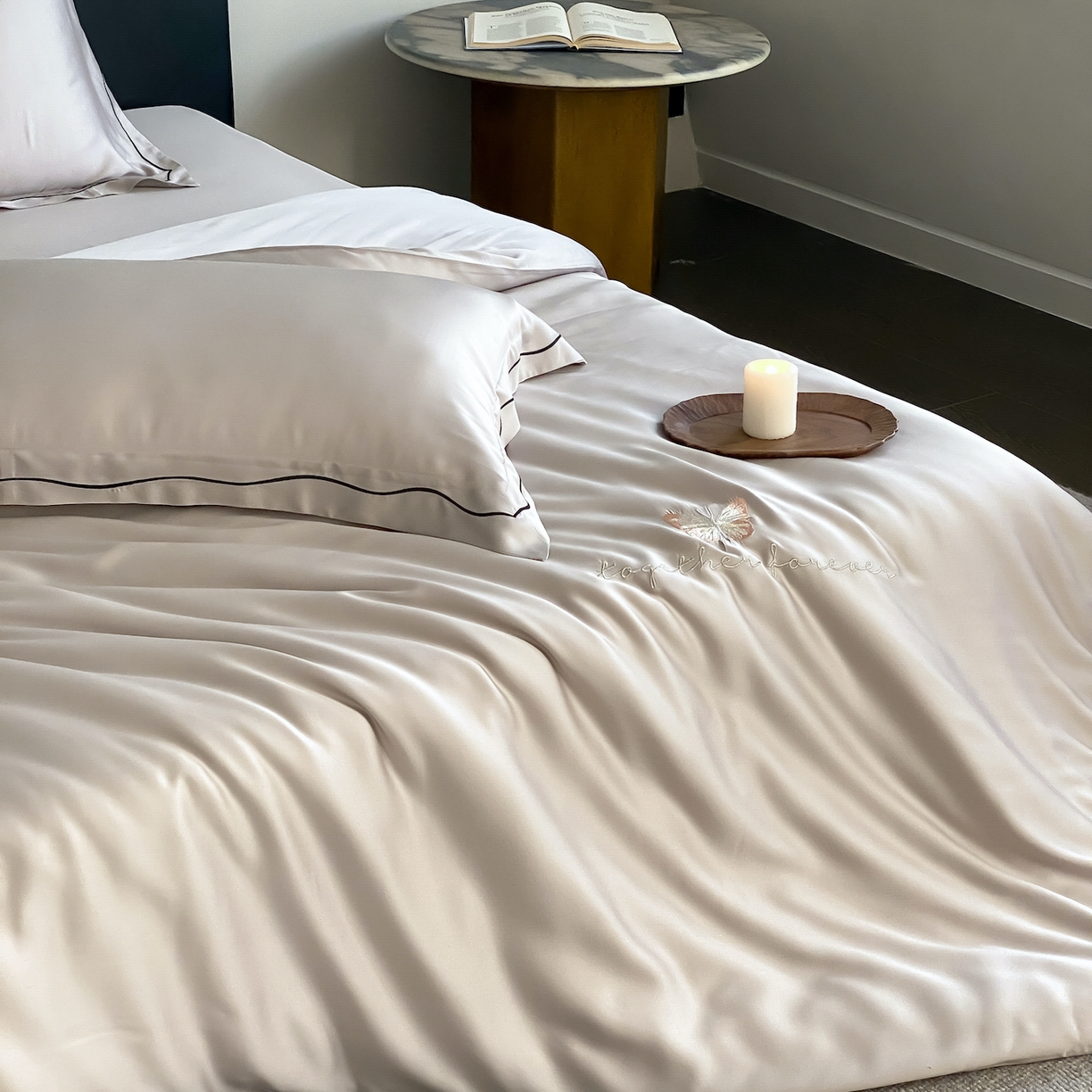 91家纺网 家纺一手货源 找家纺 FORTWO家纺原创设计（FOR TWO家纺） 2026新款兰精天丝绣花床单单床单床单单件 秘境-灰