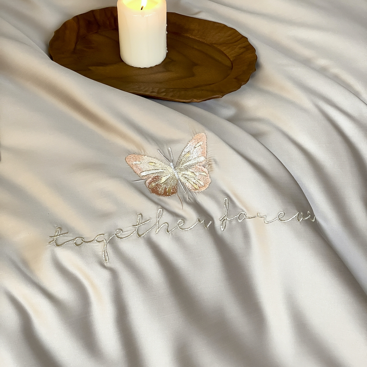 91家纺网 家纺一手货源 找家纺 FORTWO家纺原创设计（FOR TWO家纺） 2026新款兰精天丝绣花床单单床单床单单件 秘境-灰