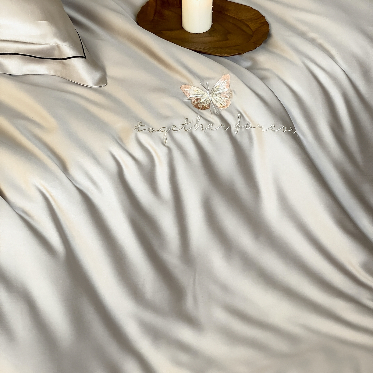 91家纺网 家纺一手货源 找家纺 FORTWO家纺原创设计（FOR TWO家纺） 2026新款兰精天丝绣花床单单床单床单单件 秘境-灰