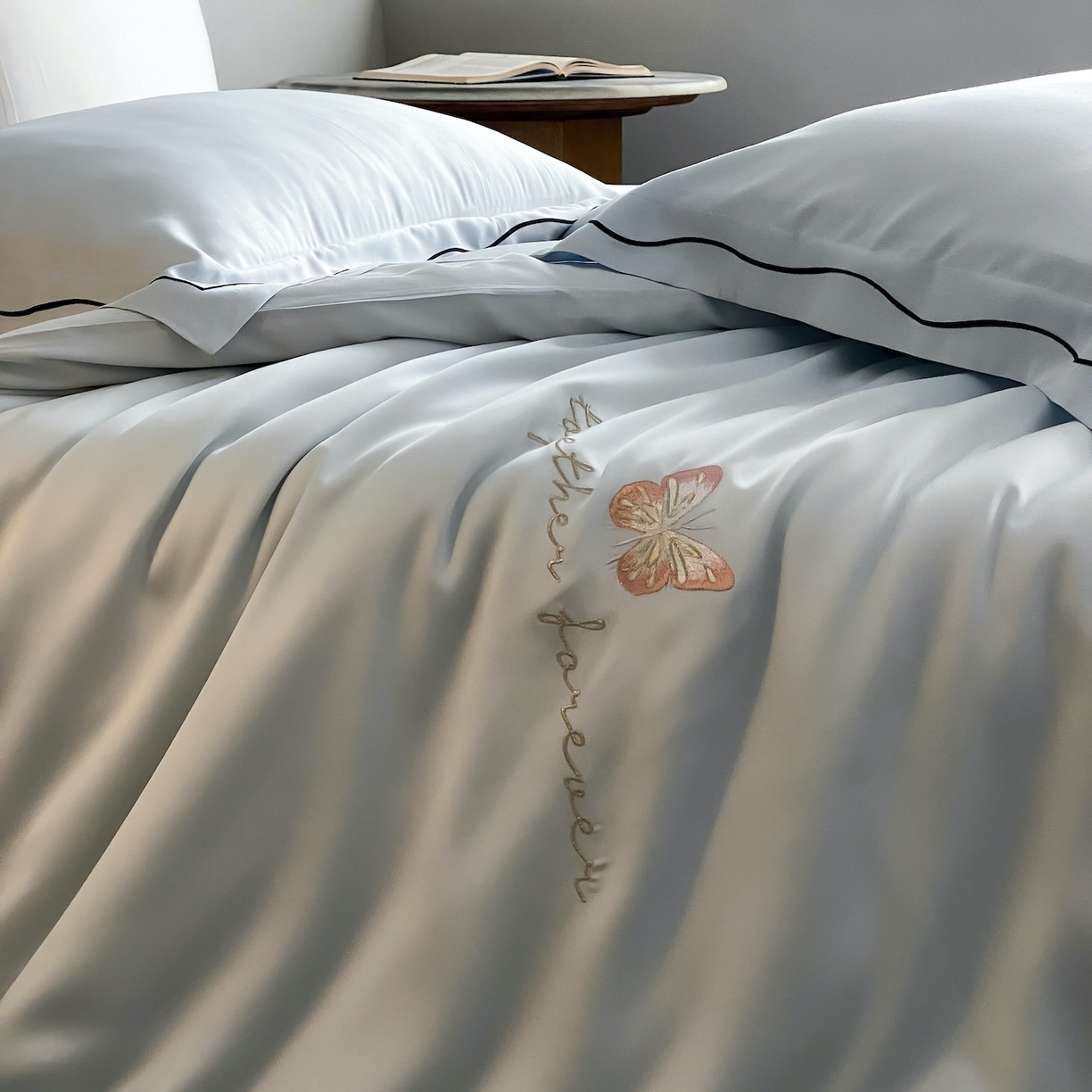 91家纺网 家纺一手货源 找家纺 FORTWO家纺原创设计（FOR TWO家纺） 2026新款兰精天丝绣花床单单床单床单单件 秘境-蓝