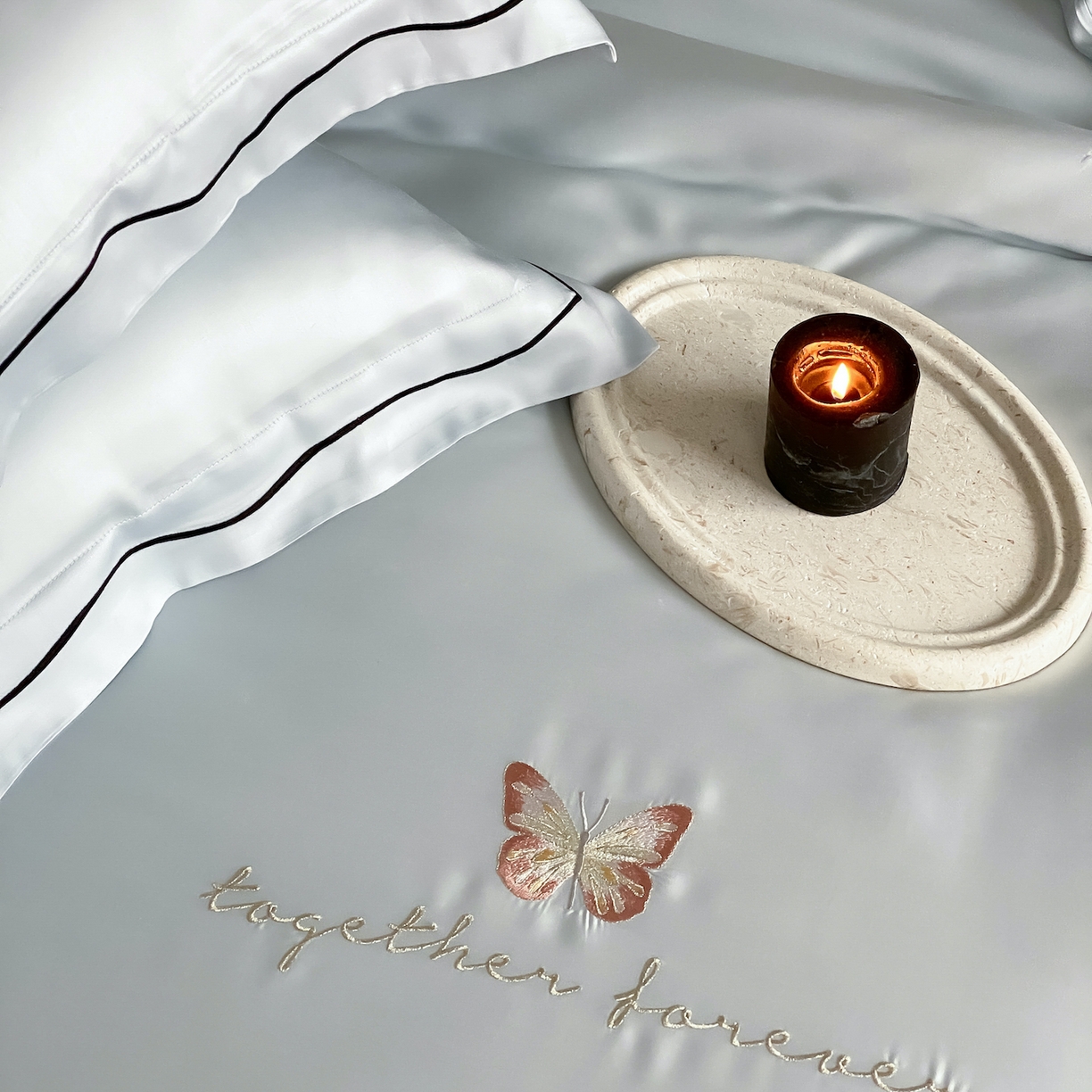 91家纺网 家纺一手货源 找家纺 FORTWO家纺原创设计（FOR TWO家纺） 2026新款兰精天丝绣花床单单床单床单单件 秘境-蓝