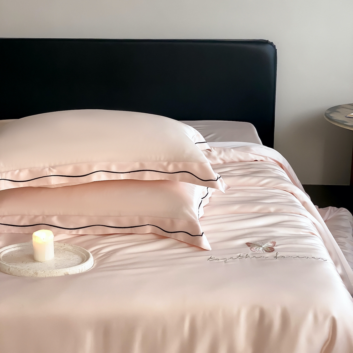 91家纺网 家纺一手货源 找家纺 FORTWO家纺原创设计（FOR TWO家纺） 2026新款兰精天丝绣花床笠单床笠床笠单件 秘境-粉