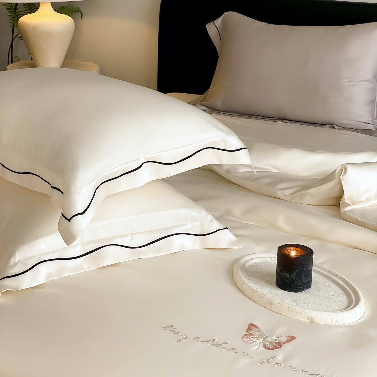 91家纺网 家纺一手货源 找家纺 FORTWO家纺原创设计（FOR TWO家纺） 2026新款兰精天丝绣花床笠单床笠床笠单件 秘境-奶白