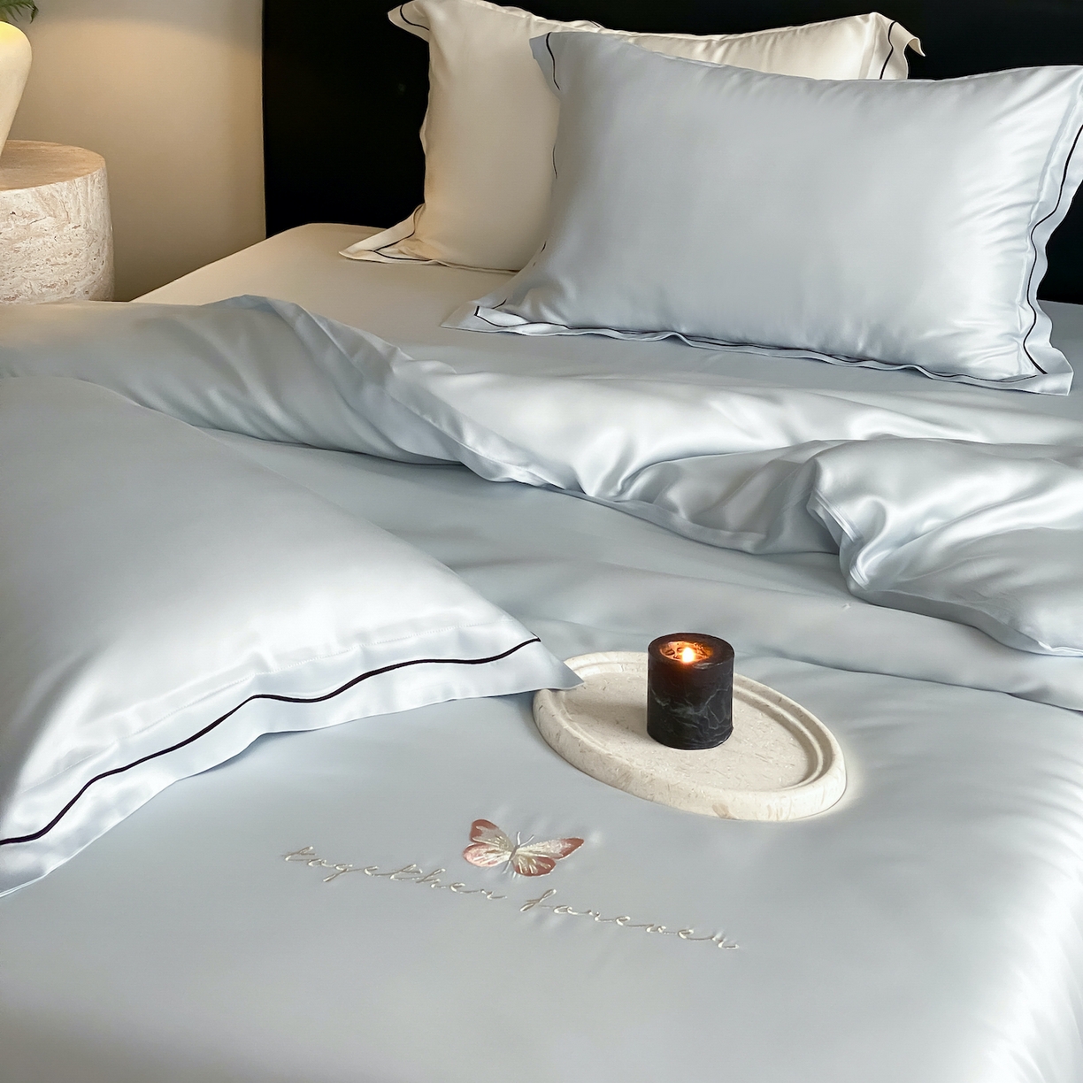 91家纺网 家纺一手货源 找家纺 FORTWO家纺原创设计（FOR TWO家纺） 2026新款兰精天丝绣花床笠单床笠床笠单件 秘境-蓝