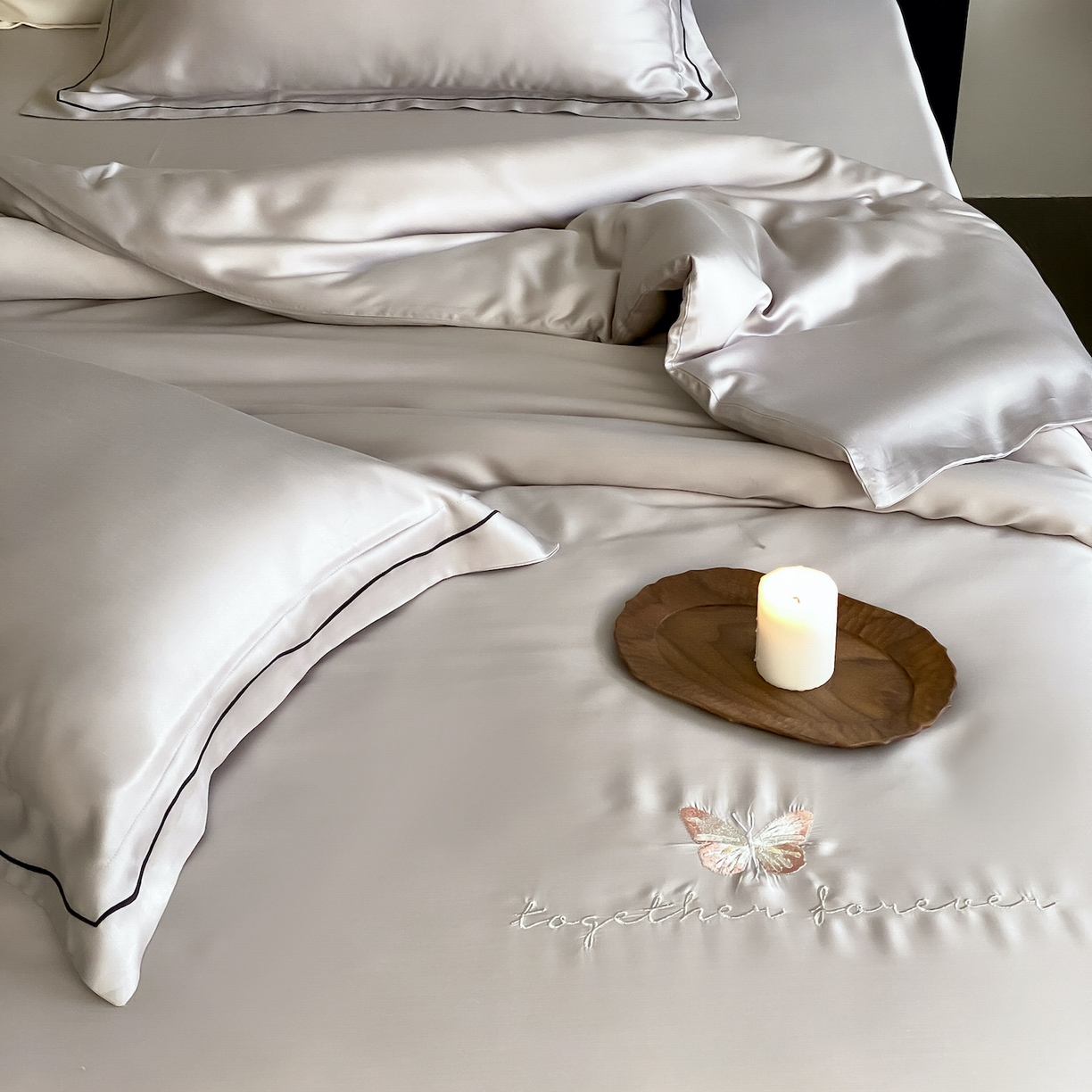 91家纺网 家纺一手货源 找家纺 FORTWO家纺原创设计（FOR TWO家纺） 2026新款兰精天丝绣花四件套 秘境-灰