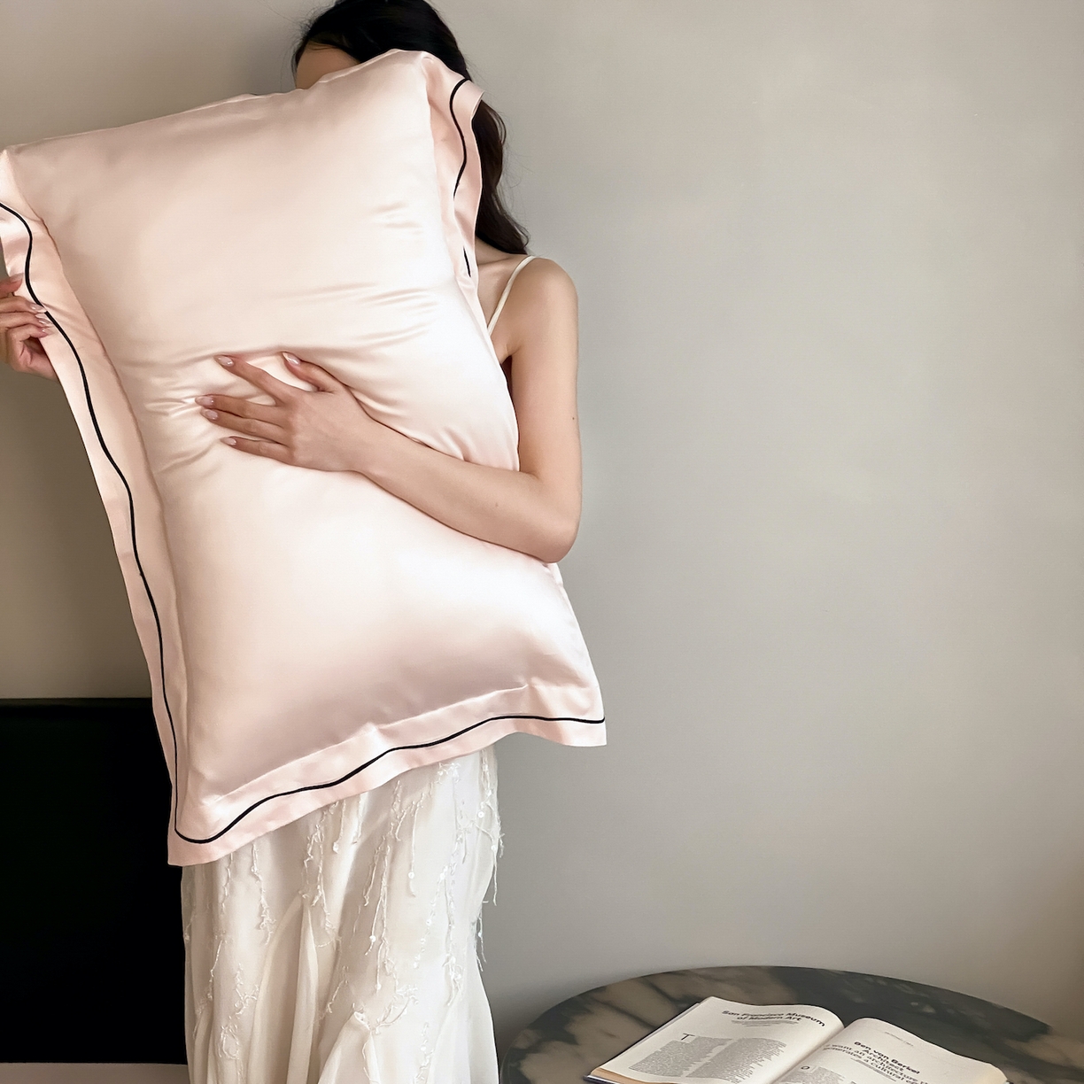 91家纺网 家纺一手货源 找家纺 FORTWO家纺原创设计（FOR TWO家纺） 2026新款兰精天丝绣花四件套 秘境-粉