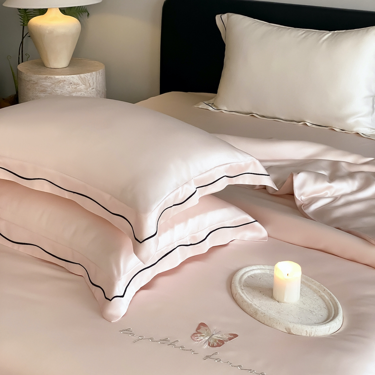 91家纺网 家纺一手货源 找家纺 FORTWO家纺原创设计（FOR TWO家纺） 2026新款兰精天丝绣花四件套 秘境-粉