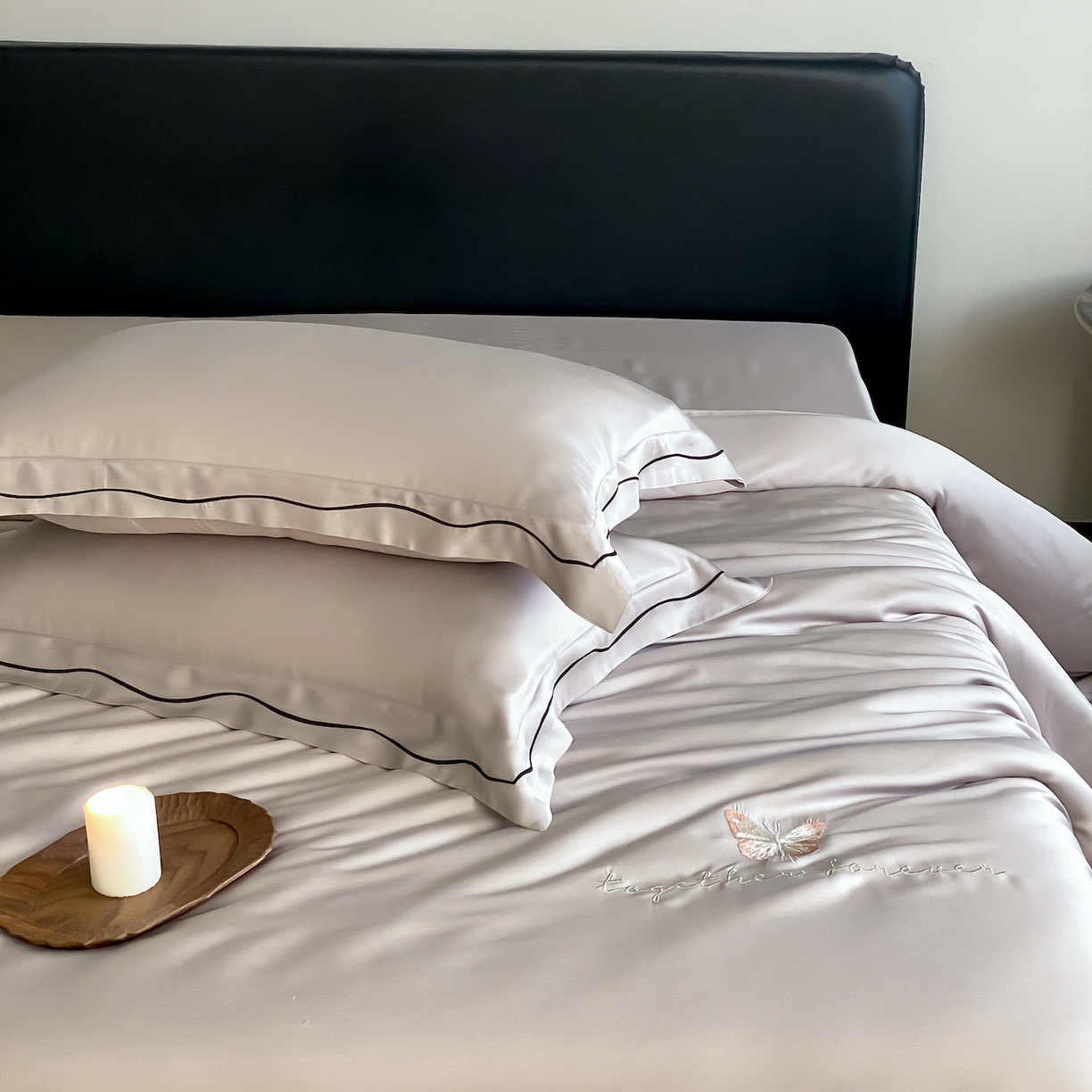 91家纺网 家纺一手货源 找家纺 FORTWO家纺原创设计（FOR TWO家纺） 2026新款兰精天丝绣花四件套 秘境-灰