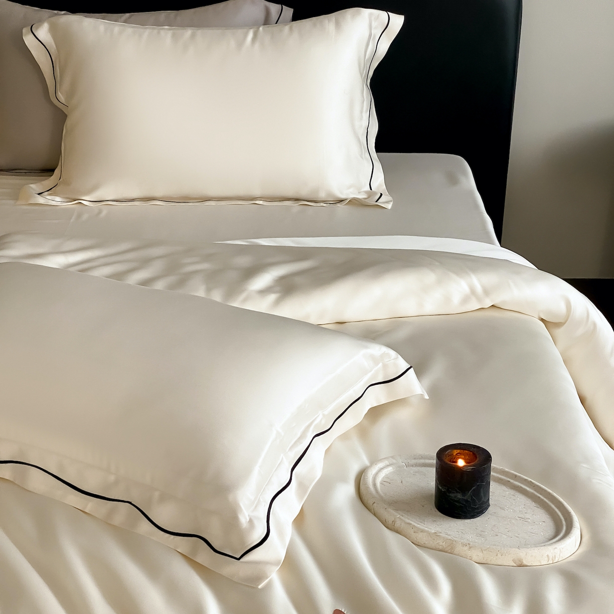 91家纺网 家纺一手货源 找家纺 FORTWO家纺原创设计（FOR TWO家纺） 2026新款兰精天丝绣花四件套 秘境-奶白