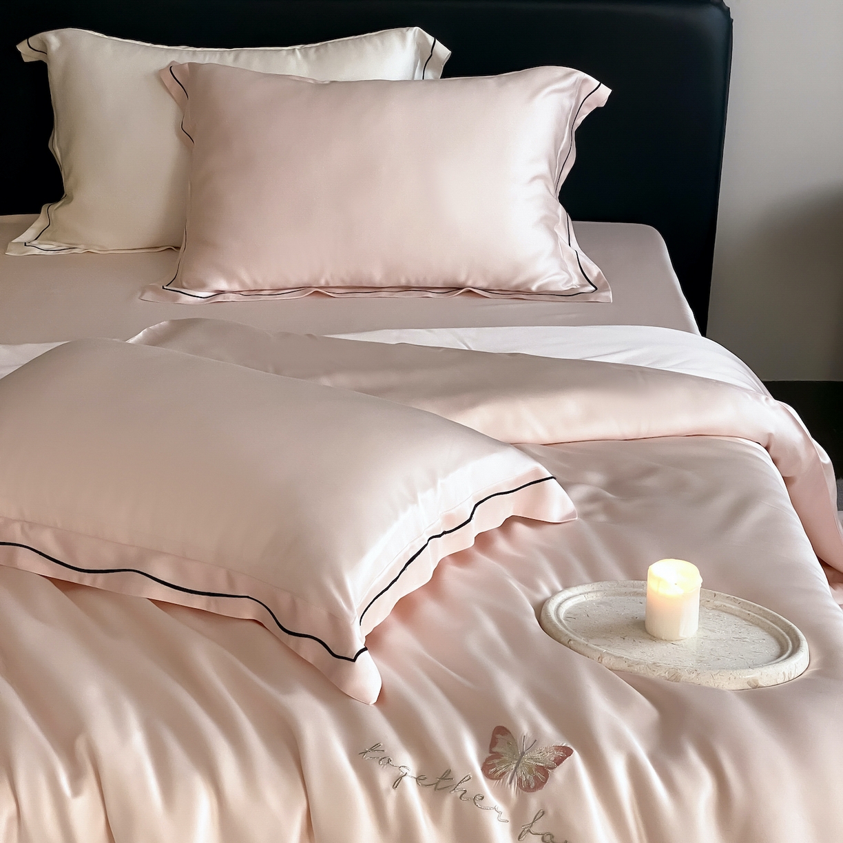 91家纺网 家纺一手货源 找家纺 FORTWO家纺原创设计（FOR TWO家纺） 2026新款兰精天丝绣花四件套 秘境-粉