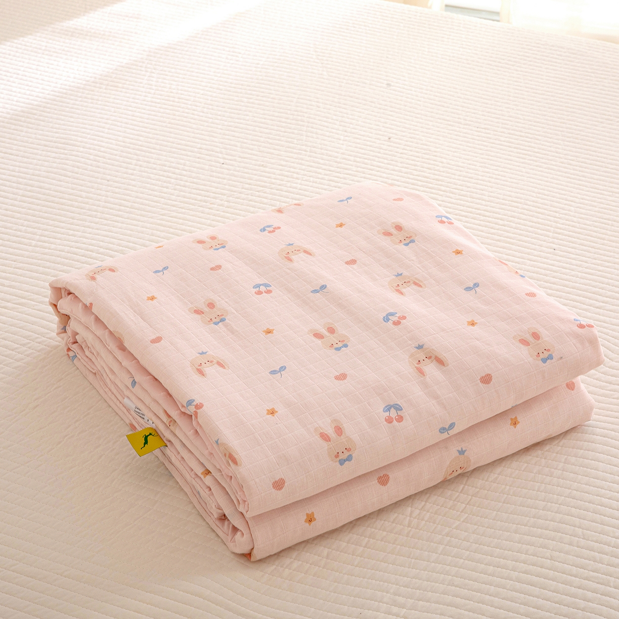 91家纺网 家纺一手货源 找家纺 十九色 2026春夏新款全棉华夫格纱布凉感防踢被拥抱被夏被夏凉被空调被 兔耳朵