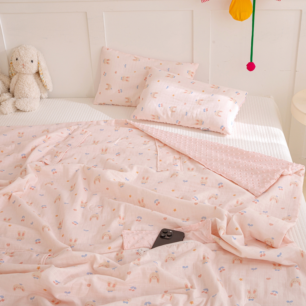 91家纺网 家纺一手货源 找家纺 十九色 2026春夏新款全棉华夫格纱布凉感防踢被拥抱被夏被夏凉被空调被 兔耳朵