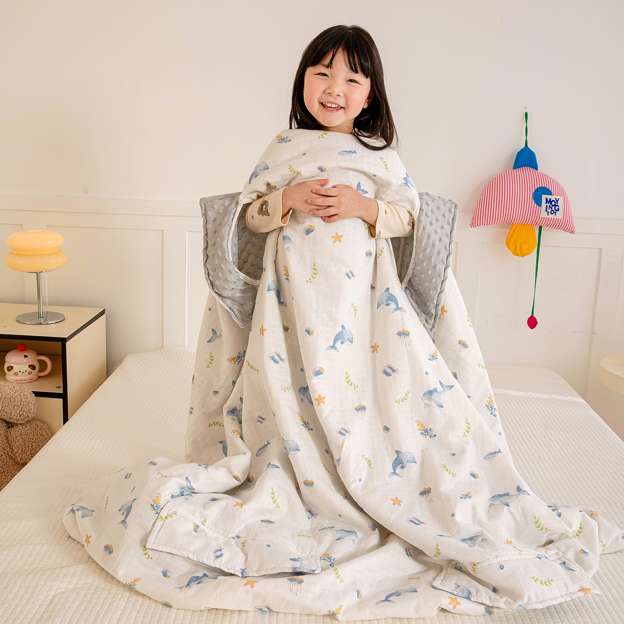 91家纺网 家纺一手货源 找家纺 十九色 2026春夏新款全棉华夫格纱布凉感防踢被拥抱被夏被夏凉被空调被 小海豚