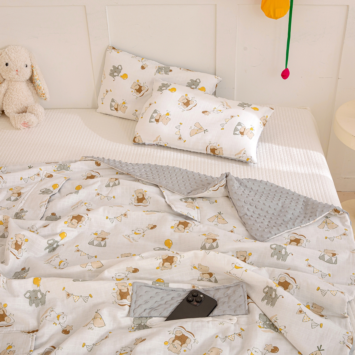 91家纺网 家纺一手货源 找家纺 十九色 2026春夏新款全棉华夫格纱布凉感防踢被拥抱被夏被夏凉被空调被 小伙伴