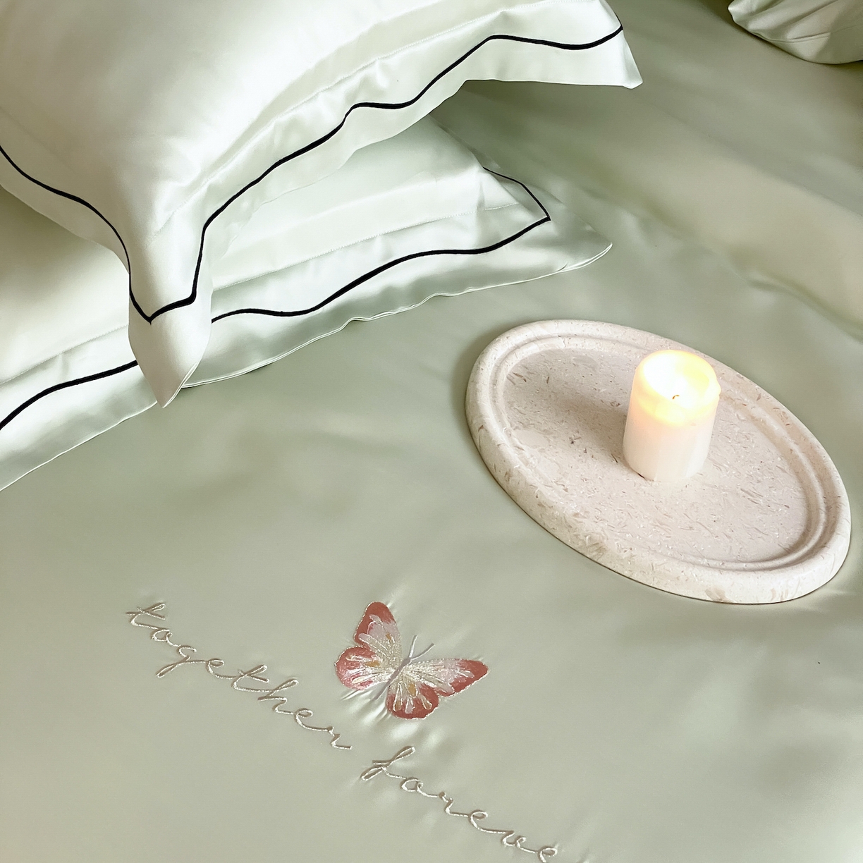 91家纺网 家纺一手货源 找家纺 FORTWO家纺原创设计（FOR TWO家纺） 2026新款兰精天丝绣花四件套 秘境-绿