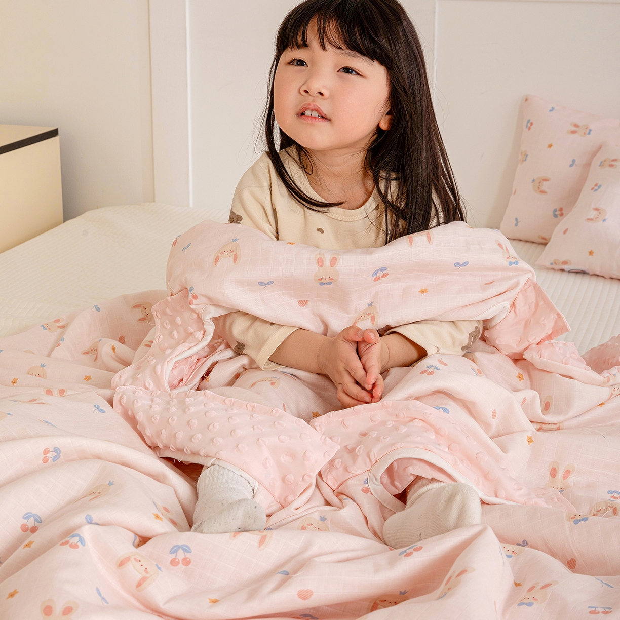 91家纺网 家纺一手货源 找家纺 十九色 2026春夏新款全棉华夫格纱布凉感防踢被拥抱被夏被夏凉被空调被 兔耳朵