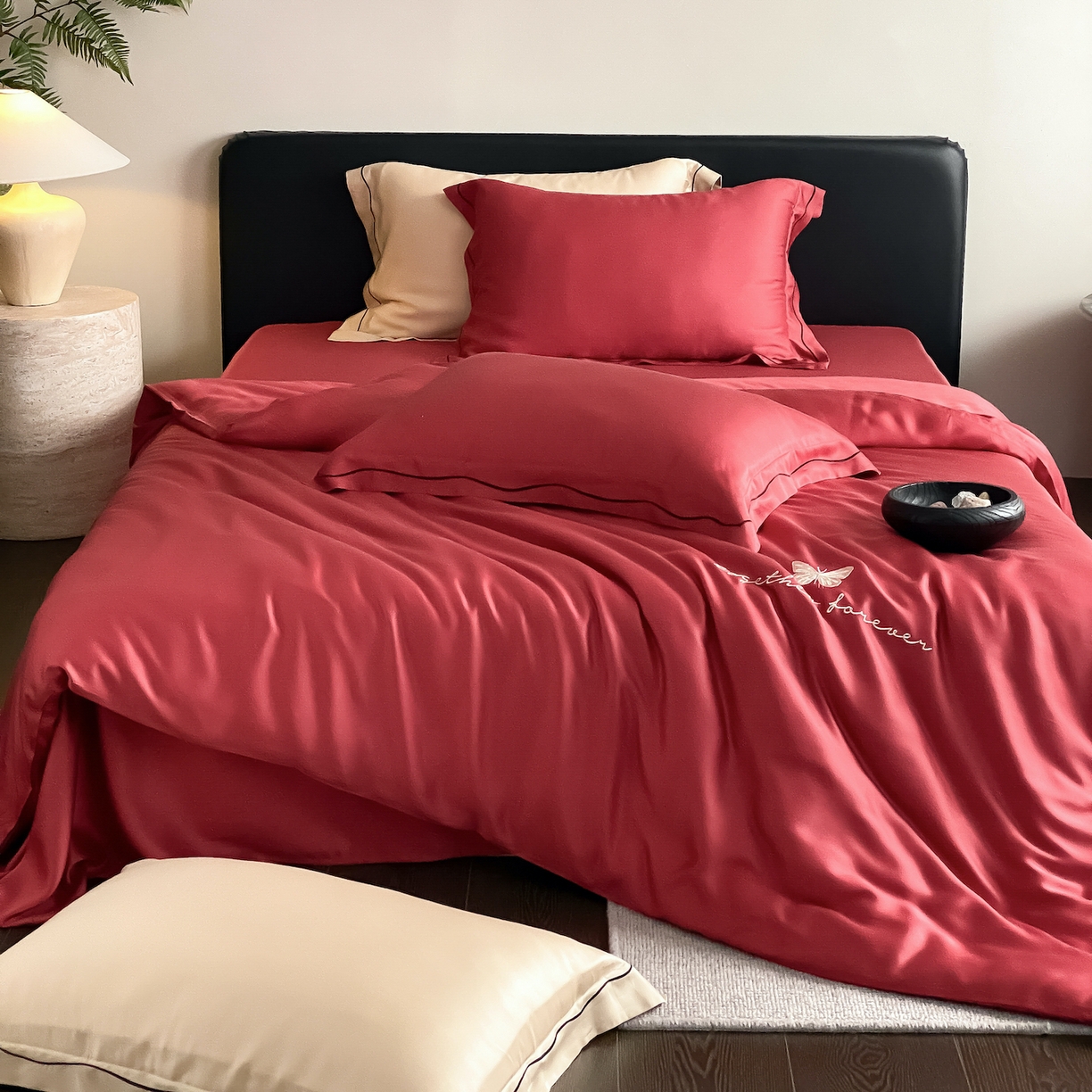 91家纺网 家纺一手货源 找家纺 FORTWO家纺原创设计（FOR TWO家纺） 2026新款兰精天丝绣花四件套 秘境-红