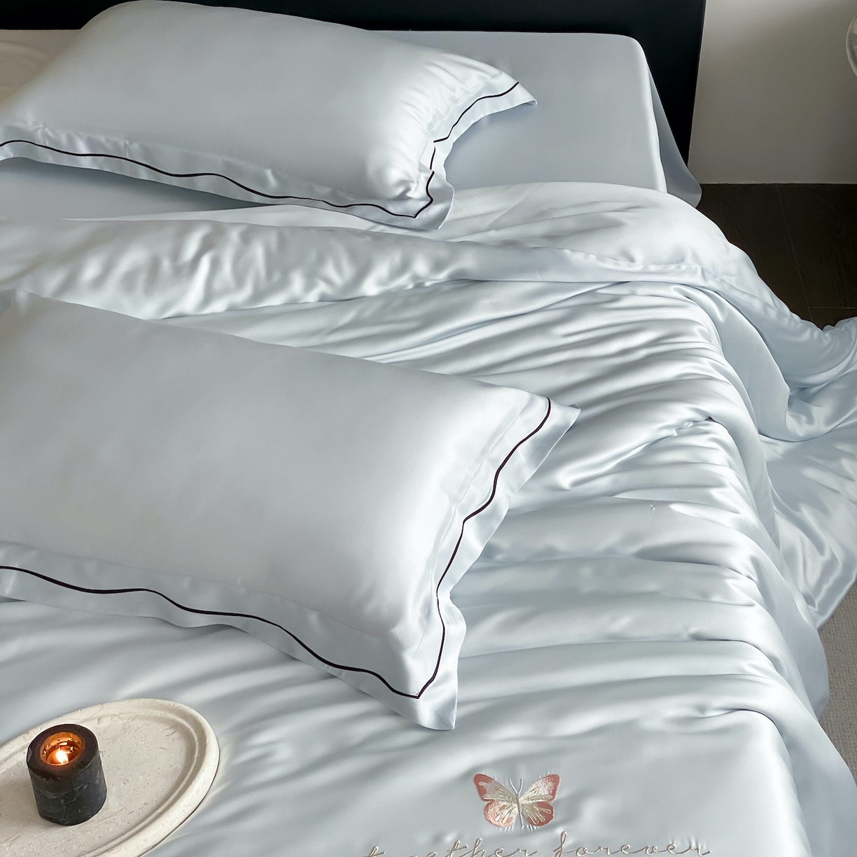 91家纺网 家纺一手货源 找家纺 FORTWO家纺原创设计（FOR TWO家纺） 2026新款兰精天丝绣花四件套 秘境-蓝