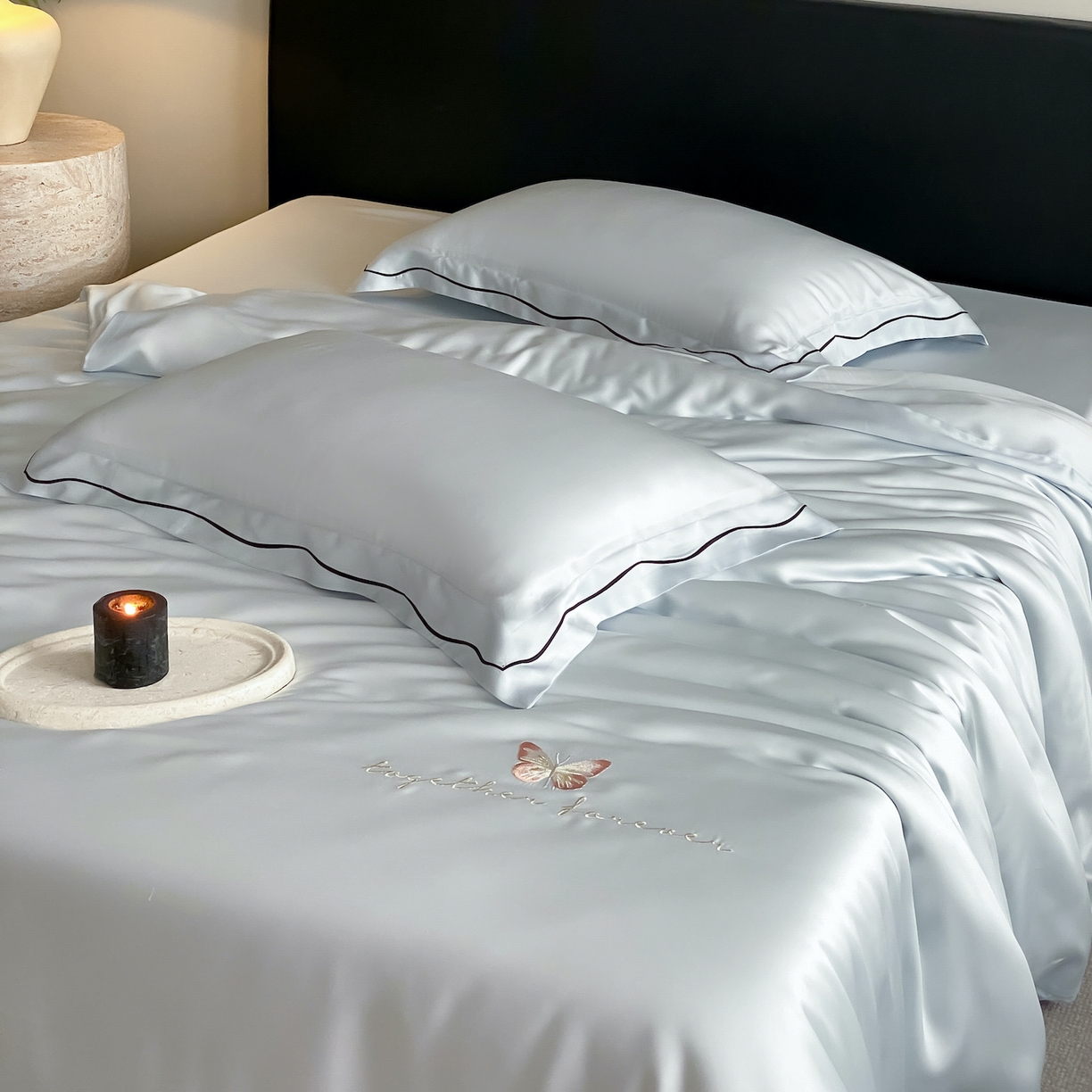 91家纺网 家纺一手货源 找家纺 FORTWO家纺原创设计（FOR TWO家纺） 2026新款兰精天丝绣花四件套 秘境-蓝