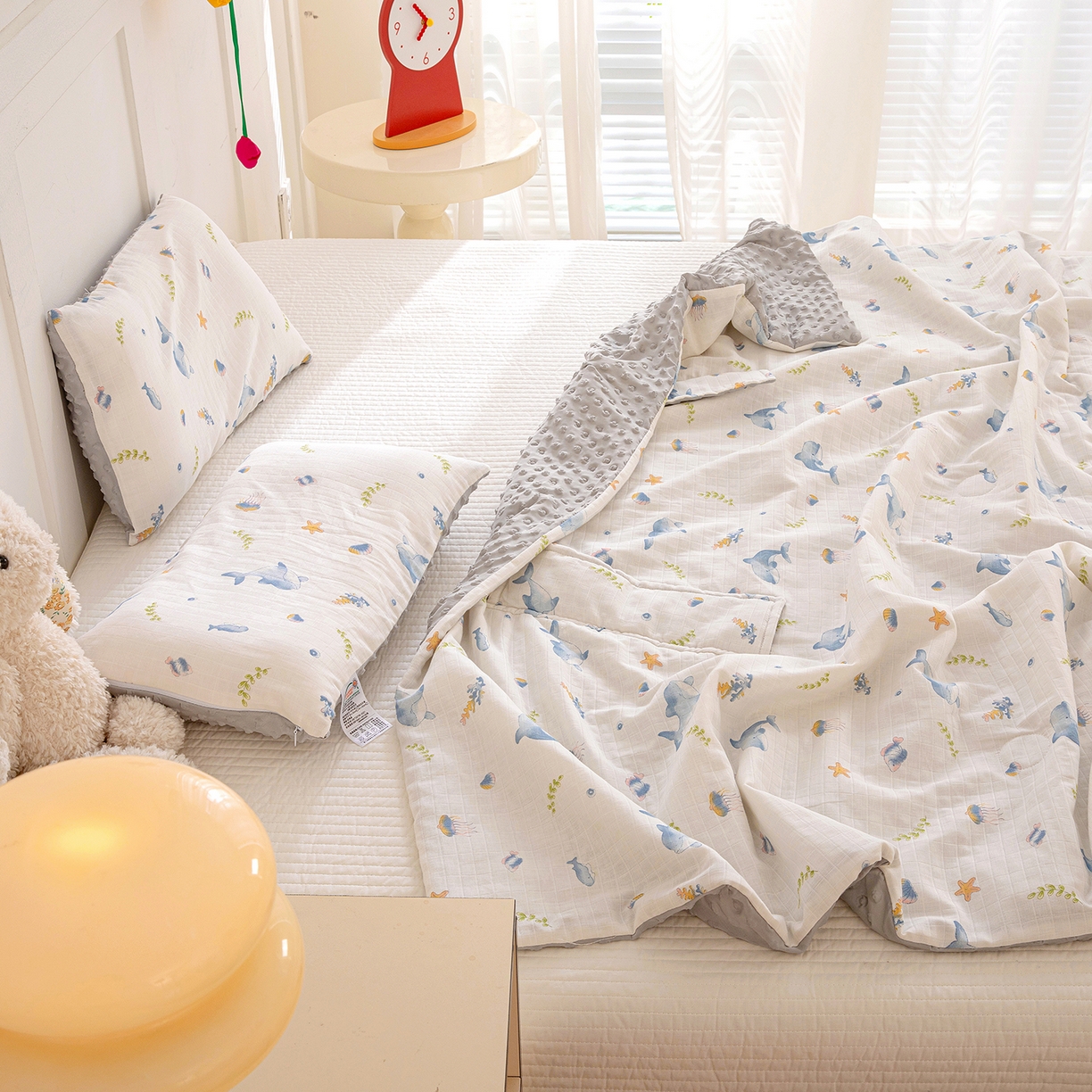 91家纺网 家纺一手货源 找家纺 十九色 2026春夏新款全棉华夫格纱布凉感防踢被拥抱被夏被夏凉被空调被 小海豚