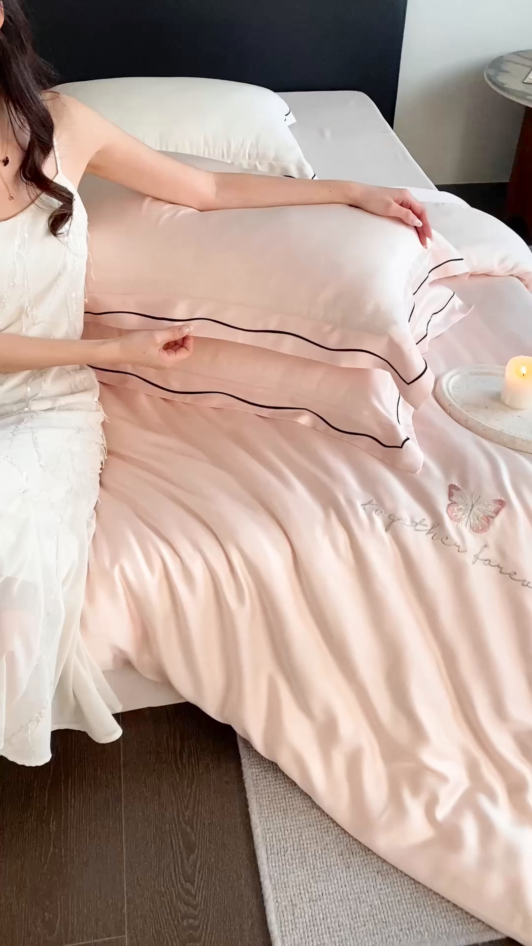 91家纺网 家纺一手货源 找家纺 FORTWO家纺原创设计（FOR TWO家纺） 2026新款兰精天丝绣花四件套 秘境-粉